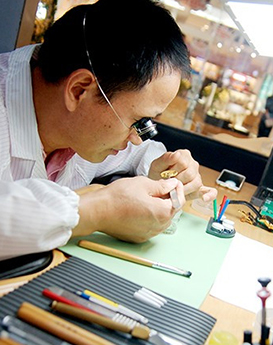 本杰明·托马斯-姑苏区萧邦维修服务中心制表师